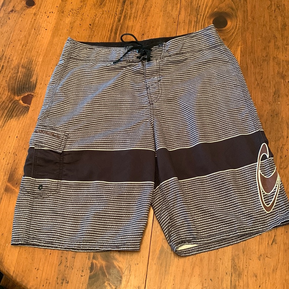 *** O’Neil Black & White Striped Board Shorts Size 32
